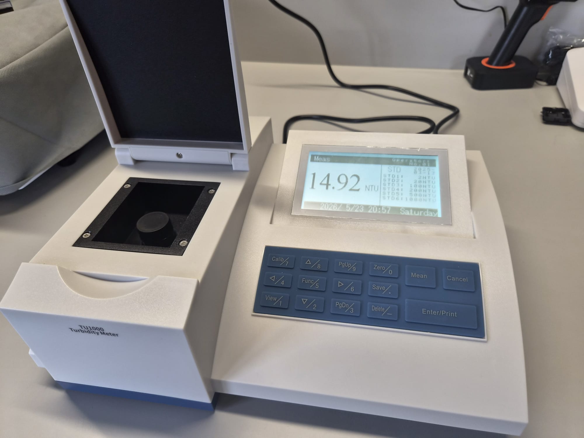TU1000 turbidity meter reading a water sample